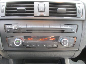 BMW 116d JOY 85kw Automat GPS 04/2014 - 16
