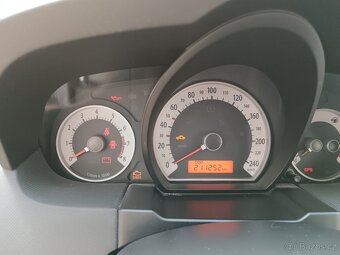 KIA CEED SW rok 2010 - 16