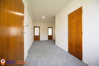 Pronájem prostorného bytu 2+1 s jídelnou a balkonem, 82 m²,  - 16