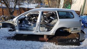 vw passat B6 kapota LA7W stř. met OK, dveře LB5M modrostř. - 16