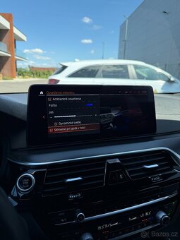 BMW rad 5 Touring 530d xDrive Mpaket LED+ 360 cam Webasto - 16