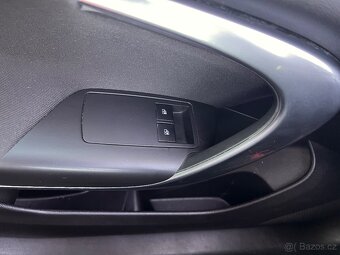 Prodám Opel Insignia Sports Tourer SW-2011-2.0l, 118kW CDTI - 16
