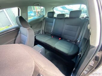 VW Golf 1.6 MPi Senzory,ALU,VýhřevSed - 16
