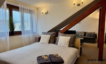 Pronájem zařízeného podkrovního bytu 1+kk (61m²), ul. Gorkéh - 16