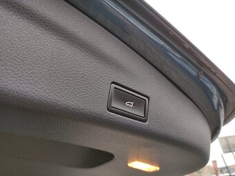 VW Sharan TDi DSG XENON NAVI VYHŘ.SEDAČKY TAŽNÉ - 16