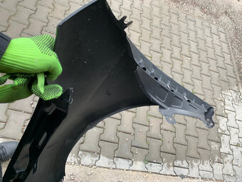 predni blatnik vw golf 6 VI combi cerny pravy - 16