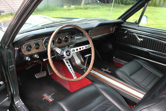 1965 Ford Mustang Fastback 289 V8 - 16