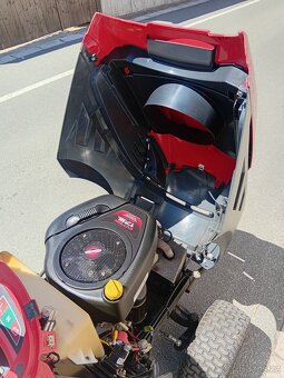 Prodám  zahradní traktor Castelgarden 17.5 Hp TX102 HYDRO - 16