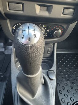 Dacia Duster 1,6i, 12/2016 1. maj nové ČR, 36tiskm, TOP - 16
