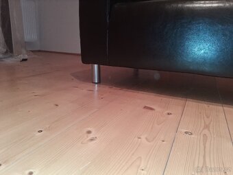 Prodám IKEA Klippan koženkovou pohovku. - 16