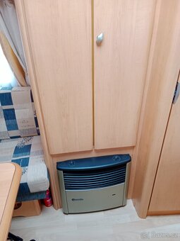 Obytný přívěs Hobby Deluxe 450 UF - 16