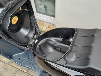 Honda SH 125i, 2006, moc pěkný stav - 16