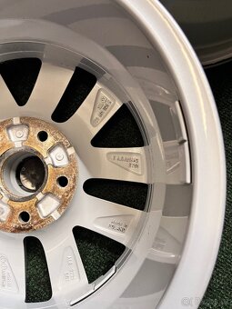 5x120 R16 Volkswagen T6 Multivan - TOP STAV - 16