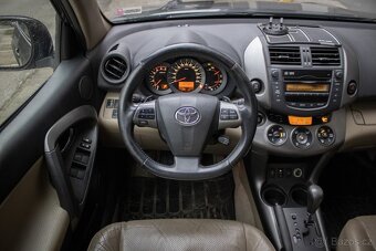 Toyota RAV4 2.2l D-CAT 150 X A/T - 16