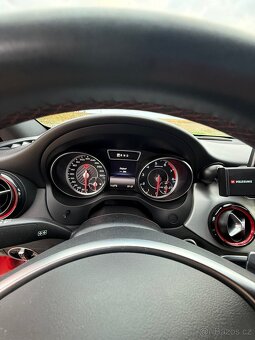 Mercedes-Benz CLA 45 AMG - 16