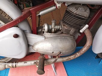 Jawa pérák 250 - 16