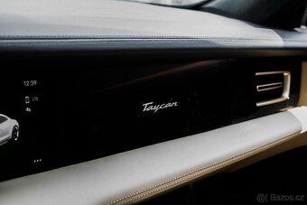 Porsche Taycan TURBO - 16