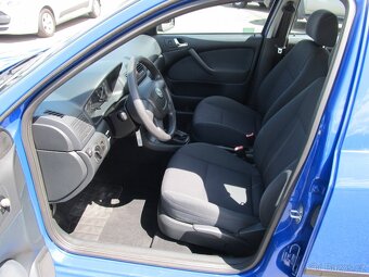 Škoda Octavia 1.6 i KOMBI ČR 1.maj - 16
