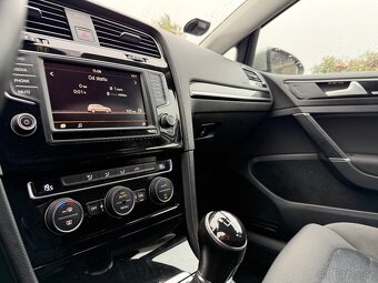VW Golf VII 1.6TDi 81kw combi/variant NAVI / TAŽNÉ / 1.MAJIT - 16