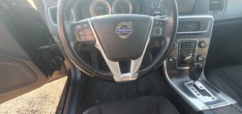 VOLVO V60 2.0 D3 5V 120KW MOMENTUM - 16