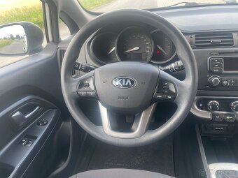 Kia Rio 1,3i benzin rok 2013 koup CZ - 16