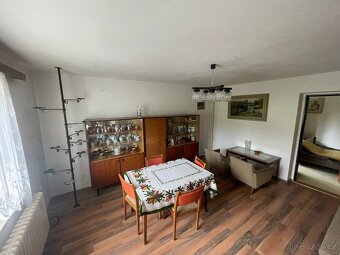 Rodinný dům s truhlářskou dílnou v malebné obci Pařezov - 16