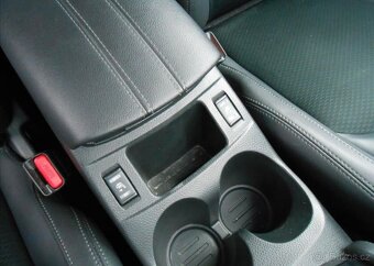 Nissan Qashqai 1,6 dCi 130 Xtronic Tekna CZ nafta - 16