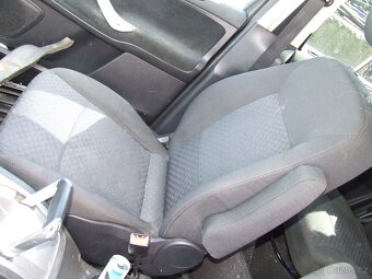 Prodám náhradní díly z Ford Galaxy 06-09 - 16