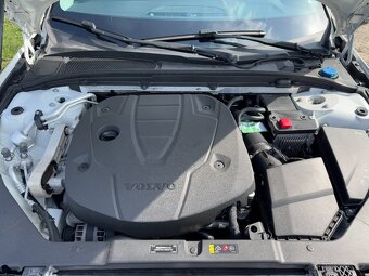 Volvo V60 2.0 D4 Momentum 140kW 2019 odpočet DPH - 16