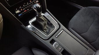 VW Arteon Shooting Brake 2.0 TDI-MANUÁL-1.maj-koup.ČR-DPH - 16