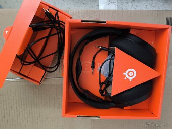 Set: MSI Katana GF76 + SteelSeries + Logitech - 16