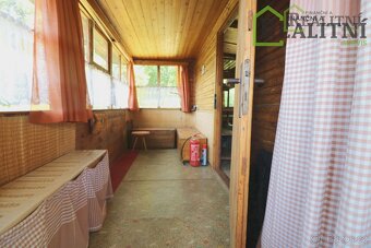 Prodej chaty se zahradou v nádherné lokalitě poblíž Slapské  - 16