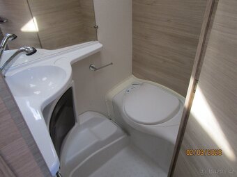 Obytný karavan Sterckeman 430CP-předváděcí - 16