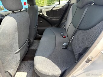 Toyota Yaris 1.3i 64kw AUTOMAT KLIMA - 16
