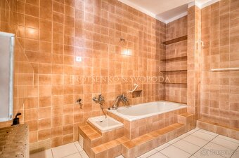 Prodej vily 530 m², pozemek 1395 m² Benešovo nám., Křižanov - 16