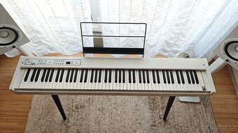 PIANO KORG D1 + nohy Korg ST-WL masivní dub + bedny 2xYamaha - 16