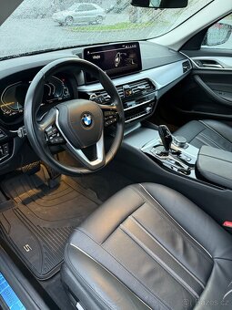 BMW 530e. 215 kW . 140000 km. - 16