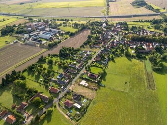 Stavební pozemek 1 423 m², Zalužany-Příbram – klid, příroda - 16