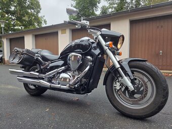 Suzuki M 800 Intruder - 16