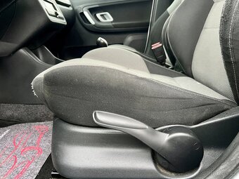 Škoda Fabia 2 1.4i 63 kW Sport Klima,Servis,BezKoroze - 16