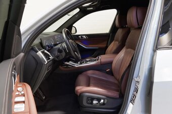 BMW X7, 40D,M-PAKET,HUD,TAŽNÉ,ČR.1.MAJ - 16