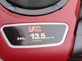 Prodám zahradní traktor Hurricane 13.5Hp - 16