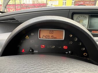 Peugeot 807, 2,0 Hdi 100 Kw, 7 míst Rok výroby: 7/2007 - 16