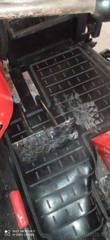 Gumová rohož Zetor 5511, 5611, 5711, 5745, 6711, 6745 ,6911. - 16