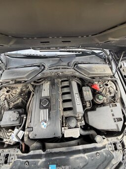 BMW E60 525xi | manuál | xDrive | NA DÍLY - 16