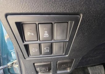 Toyota Hilux 2.8-4x4-EXECUTIVE-TAŽNÉ 3,5t - 16