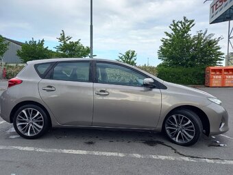 Toyota Corolla Auris 1.6 benzín 97 kw 2013 - 16