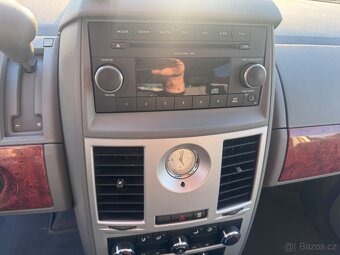 Chrysler Town Country 3,3 V6 RT 2009 DPH - 16