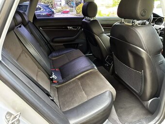 Audi A6 4.2 V8 FSI Quattro 257kW Facelift 4x4 Kůže Navi BOSE - 16