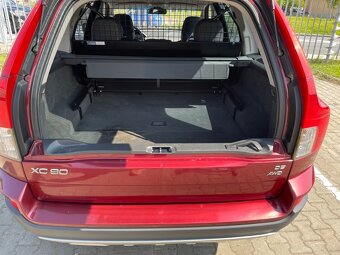 Volvo XC90 D5 1.maj. koupeno v ČR (Svencar), manual - 16